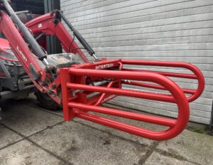 Balenklem geopend op tractor met voorlader - klembreedte 195 cm